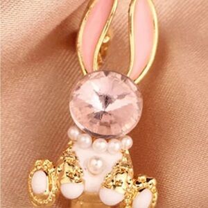 Elegant Bunny Brooch with Gemstone
